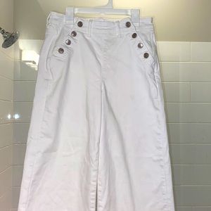 Wide leg white jeans!